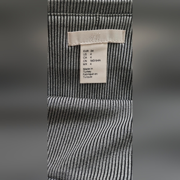 ๐NWOT H&M Classic Gray Knee Length Stretchy Dressy Work Pencil Skirt ๐ - Picture 3 of 6